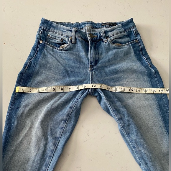 Blank NYC Two Tone Light Blue Wash Crop Mid-rise Jeans. Sz. 27 - Picture 12 of 13